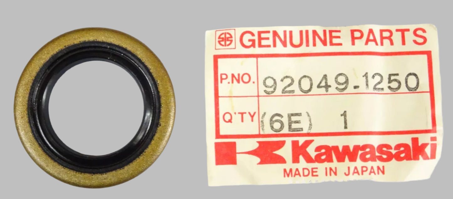 KAWASAKI B8 C2 D1 F1 F2 F3 F4 F5 F6 F7 F8 F9 F11 F21 G3 G4 G5 J1 KD KE KDX KH KM KS KV KX MC1 Crankcase Cover Oil Seal 92049-1250 / 92049-1482