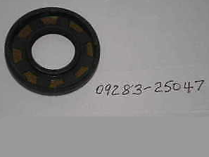 SUZUKI GT380 1972-1977 L/H Crankshaft Oil Seal 09283-25047