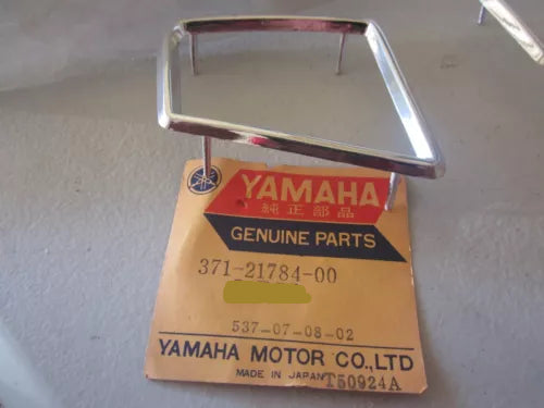 YAMAHA TX500 XS500 R/H Factory Side Cover Mould #2 371-21784-00