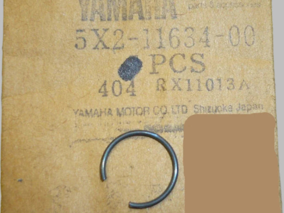 YAMAHA Factory Hardware - Screws, Bolts, Washers, etc. 93450-13130 / 93450-13811 / 5X2-11634-00
