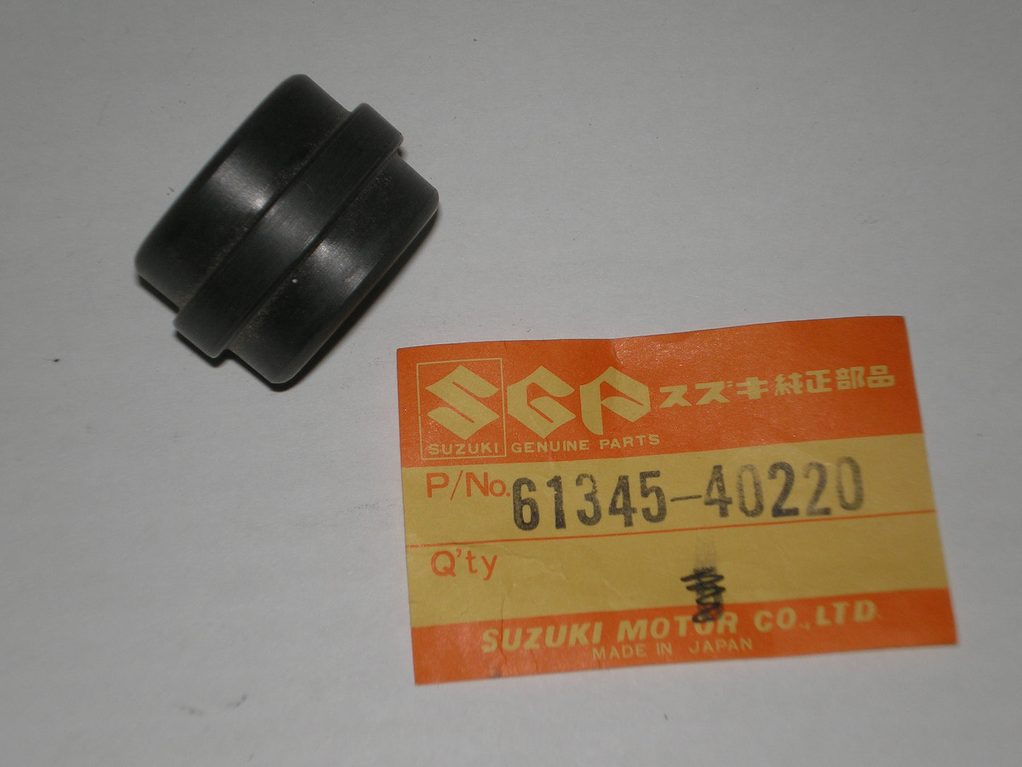 SUZUKI DR400 DR500 PE175 PE250 PE400 RM80 RM100 RM125 RM250 RM400 RS175 RS250 Chain Guide Roller 61345-40220