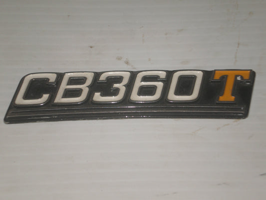 HONDA CB360 T  Frame / Side Cover Emblem  87126-369-740  ( USED )