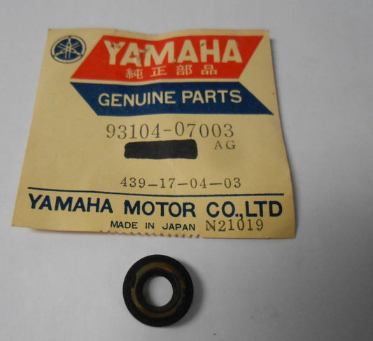 YAMAHA DT100 DT125 DT175 OIL SEAL 93104-07003