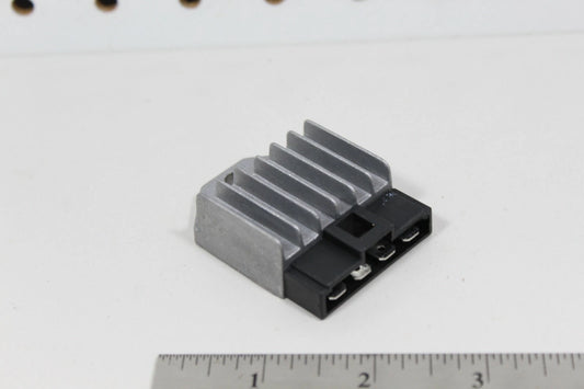 YAMAHA ENTICER PHAZER VENTURE V-MAX SNOWMOBILE VOLTAGE REGULATOR 89A-81960-00