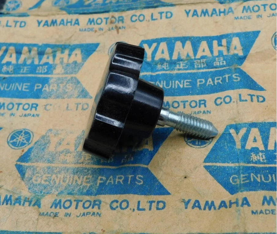 YAMAHA U5 U5E SIDE COVER KNOB 116-21714-00