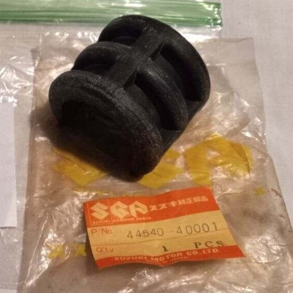 SUZUKI PE250 RM100 RM125 RM250 RM370 TS250 Fuel Tank Center Cushion 44540-40001