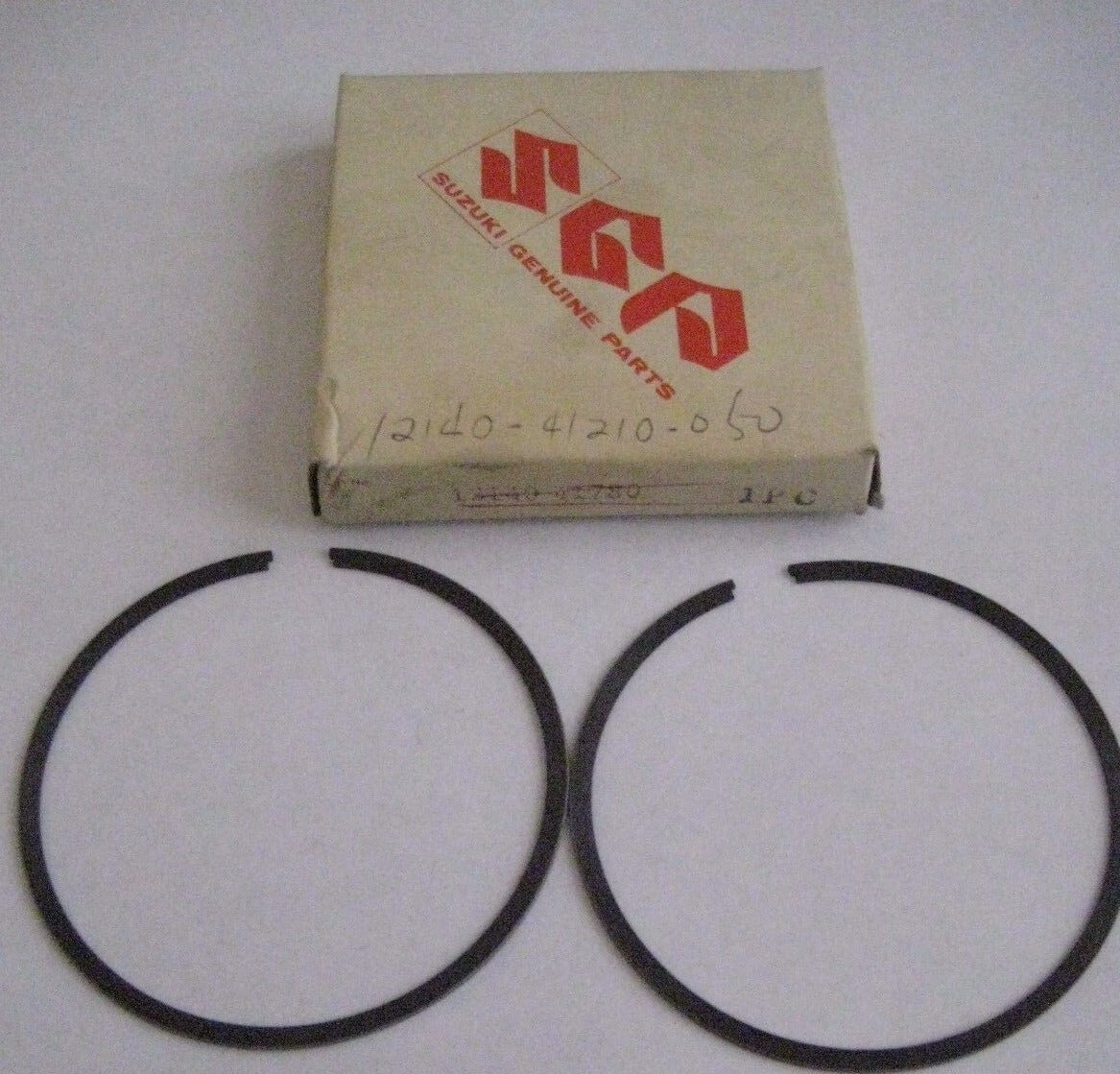 SUZUKI RM370 OVERSIZE PISTON RING SET .50 mm 12140-41210-050