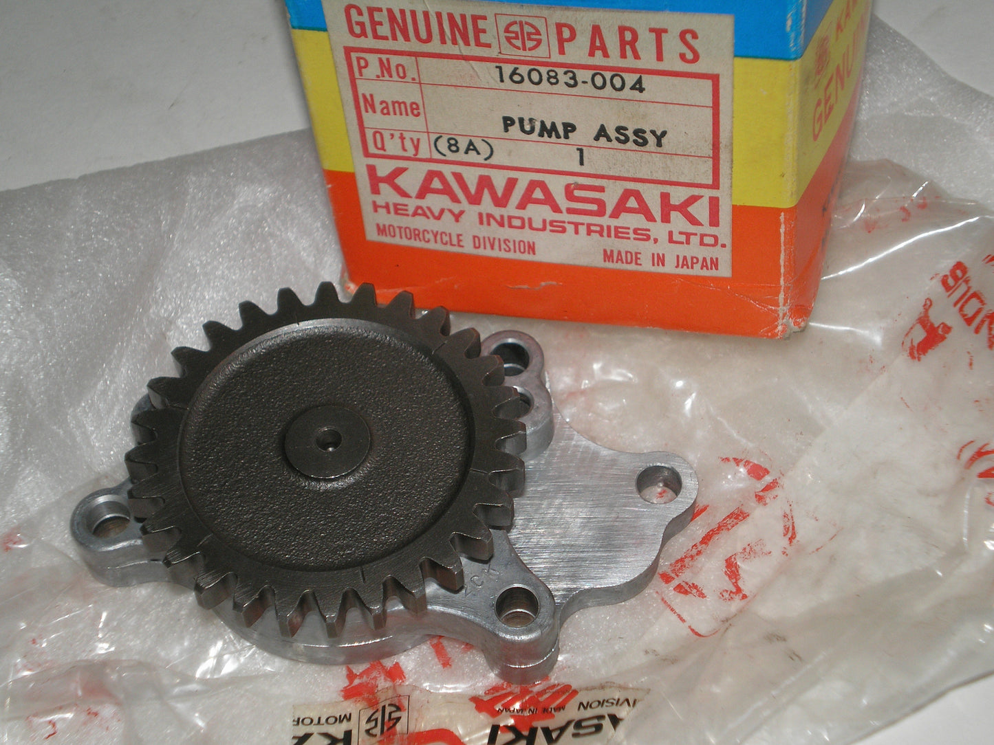 KAWASAKI KZ400 Factory Motor / Engine Oil Pump Assembly 16083-004
