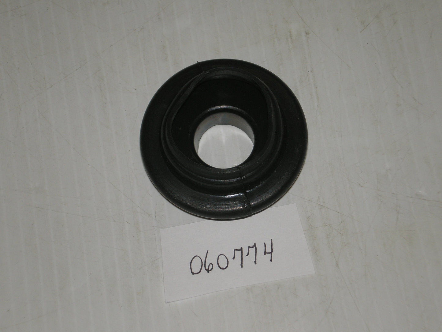 NORTON 750 850 COMMAND0 REAR ISOLASTIC ENGINE MOUNT GATOR 060774 / 06-0774