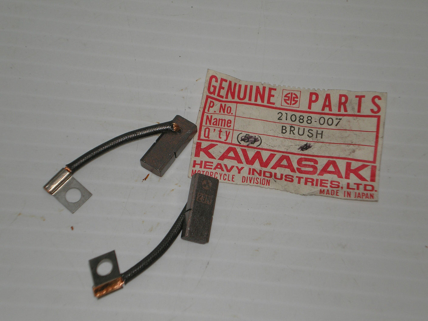 KAWASAKI B8 F1 F2 F3 1965-1971 Carbon Brushe 1 ONLY 21088-007