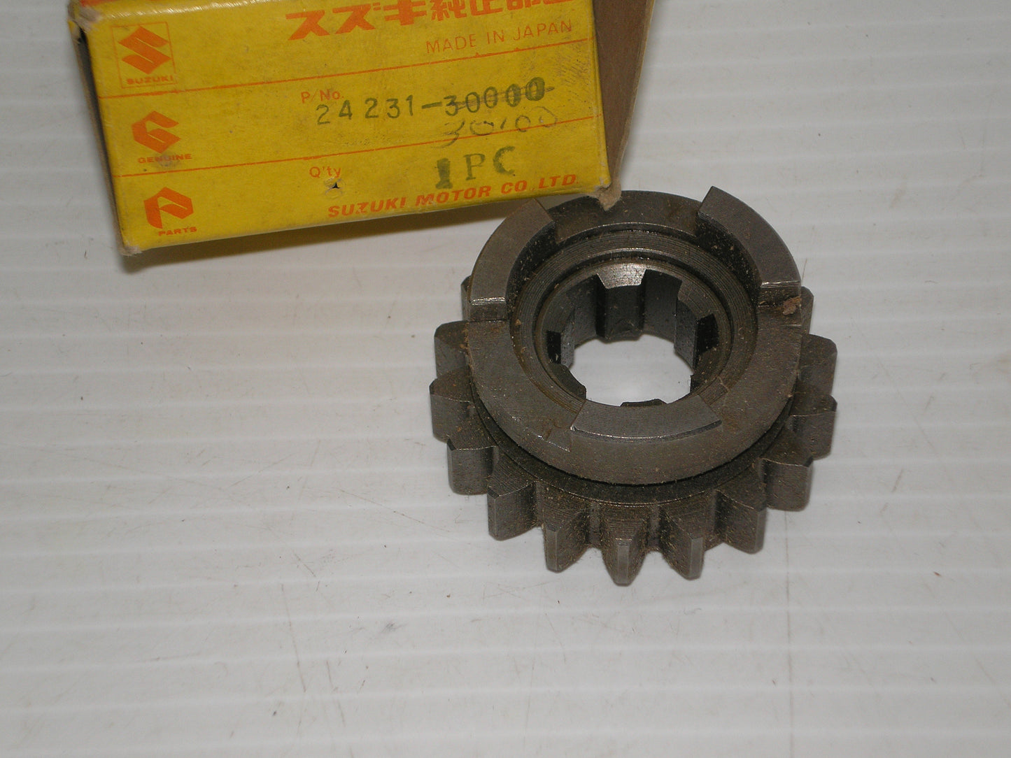 SUZUKI DS250 TM250 TS250 1971-1981 AHRMA Third Drive Gear 24231-30000