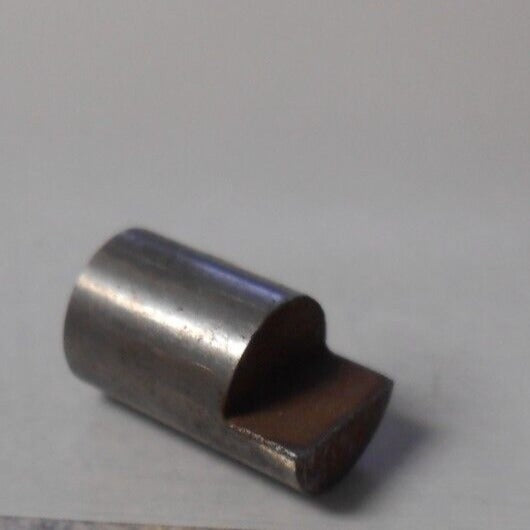 SUZUKI GT750 LEMAN WATER PUMP DRIVE SHAFT PIN 09209-07023