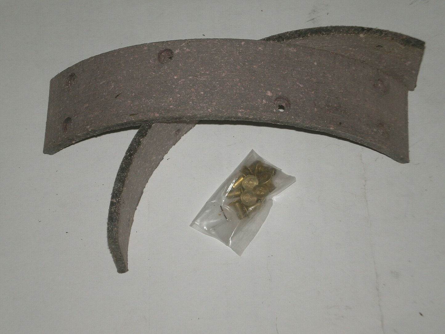 Harley Davidson 74 Big Twin 1953-1957 Rear Brake Shoe Lining & Rivits 41848-38
