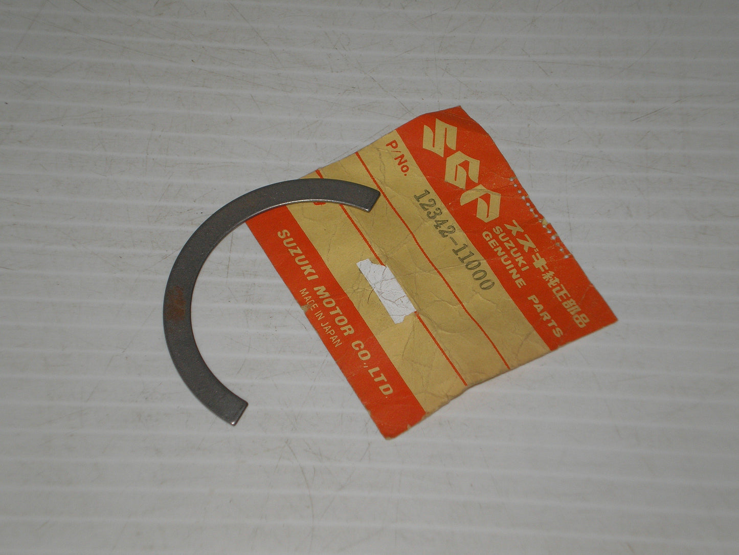 SUZUKI T20 TC250 Center Crankshaft Oil Seal Circlip Retainer 12342-11000 / 12342-11001