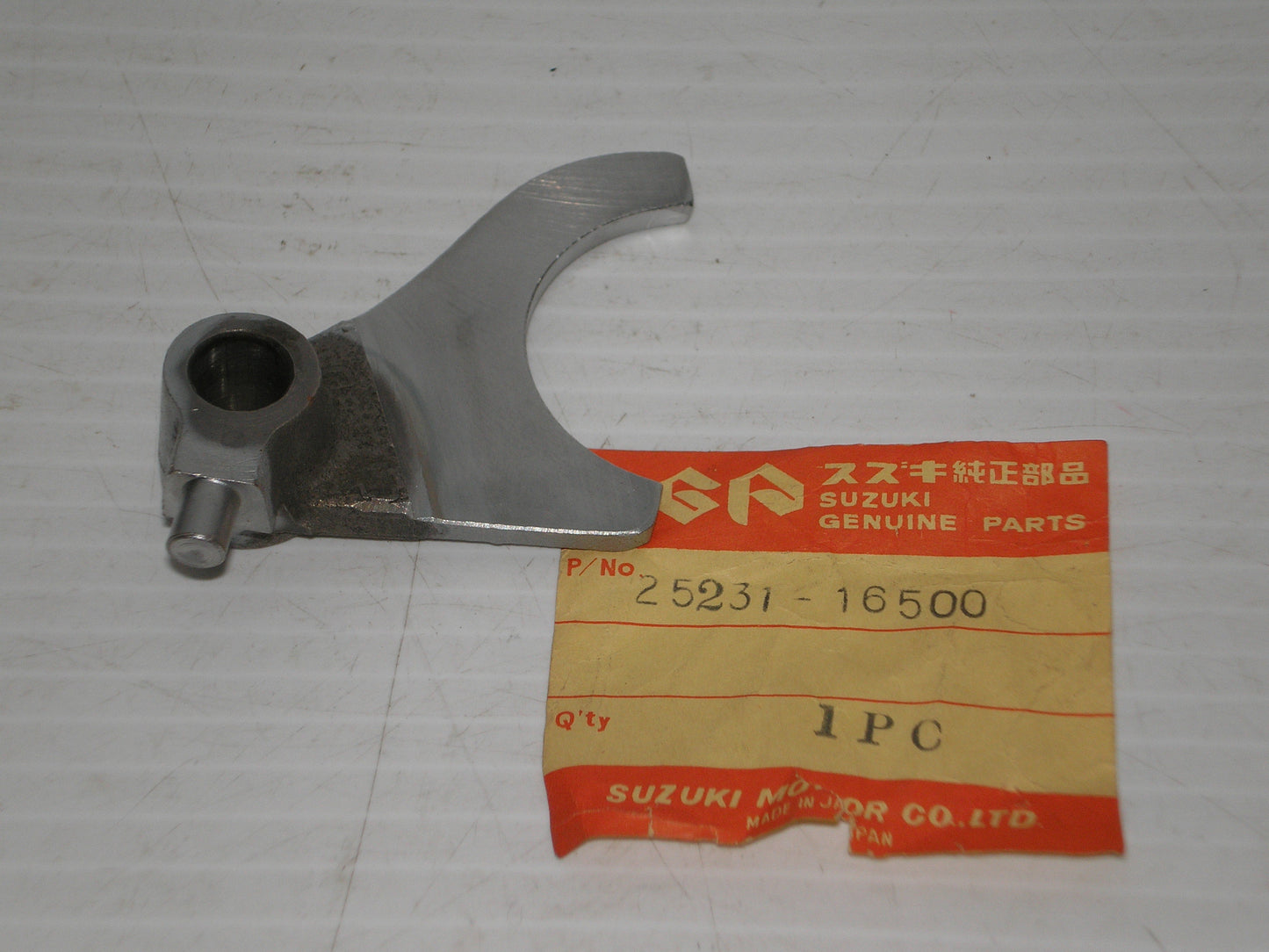 SUZUKI TM400 TS400 AHRMA Gear Shift Fork #3 25231-16500