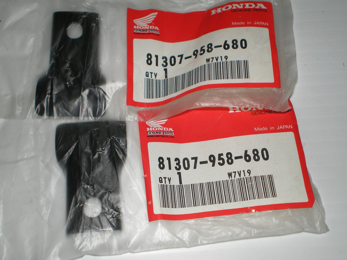 HONDA ATC200 TRX200 TRX250 TRX300 TRX350 Carrier Brackets Set/2 81307-958-680