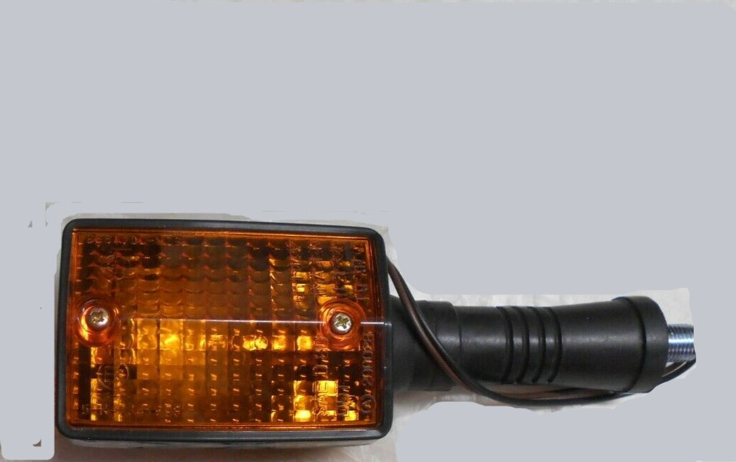 YAMAHA DT200 XT125 XT200 XT250 XT350 XT550 XT600 Front Black Turn Signal 5Y1-83310-70 / 15A-83310-60