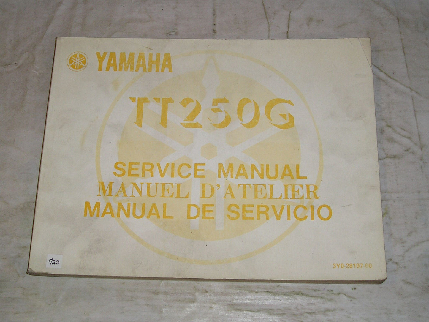 YAMAHA TT250 G 1980  Service Manual  3Y0-28197-60  #720