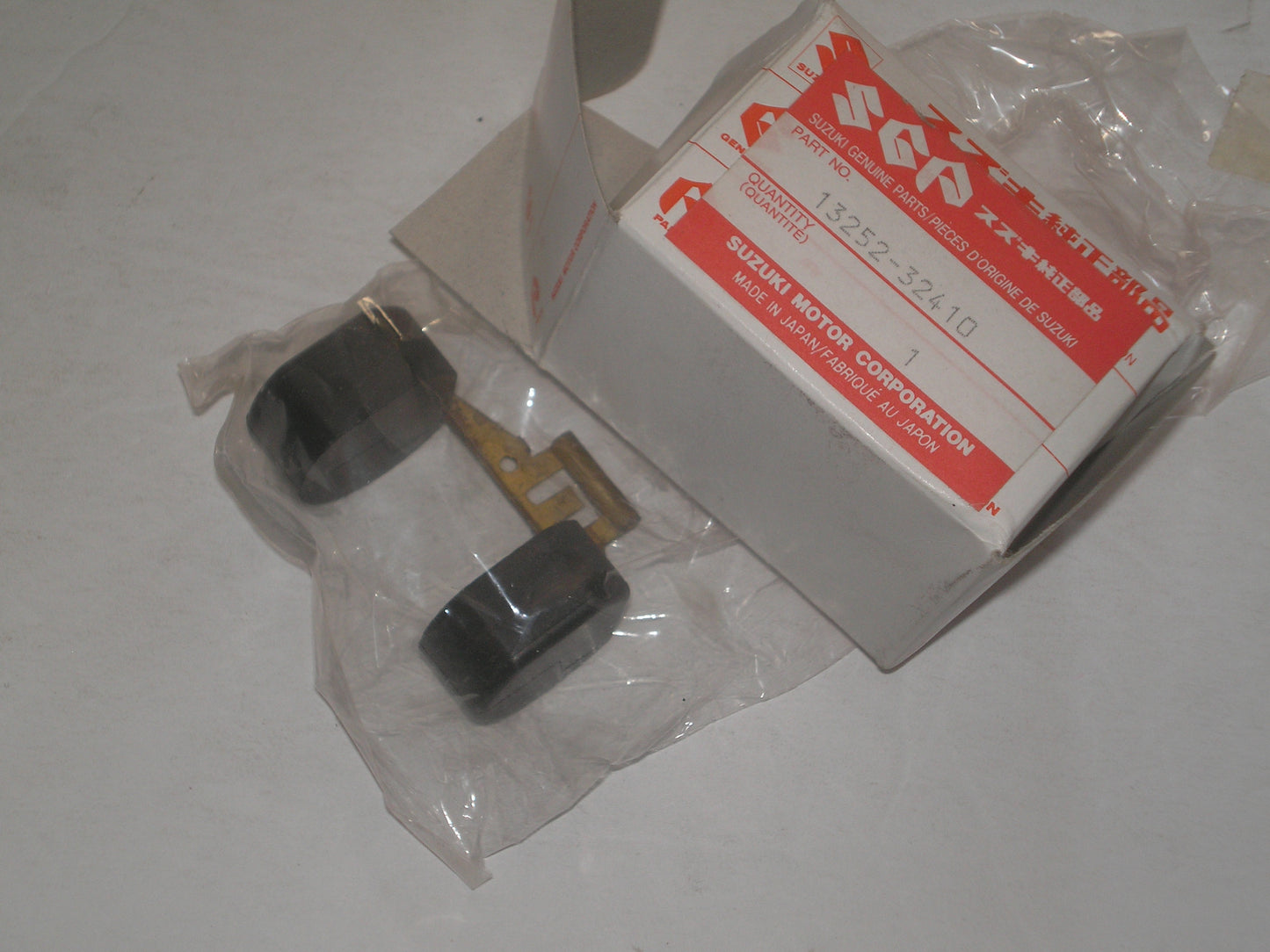 SUZUKI DR250 DR370 DR400 DR500 SP370 Carburetor Float 13252-32410