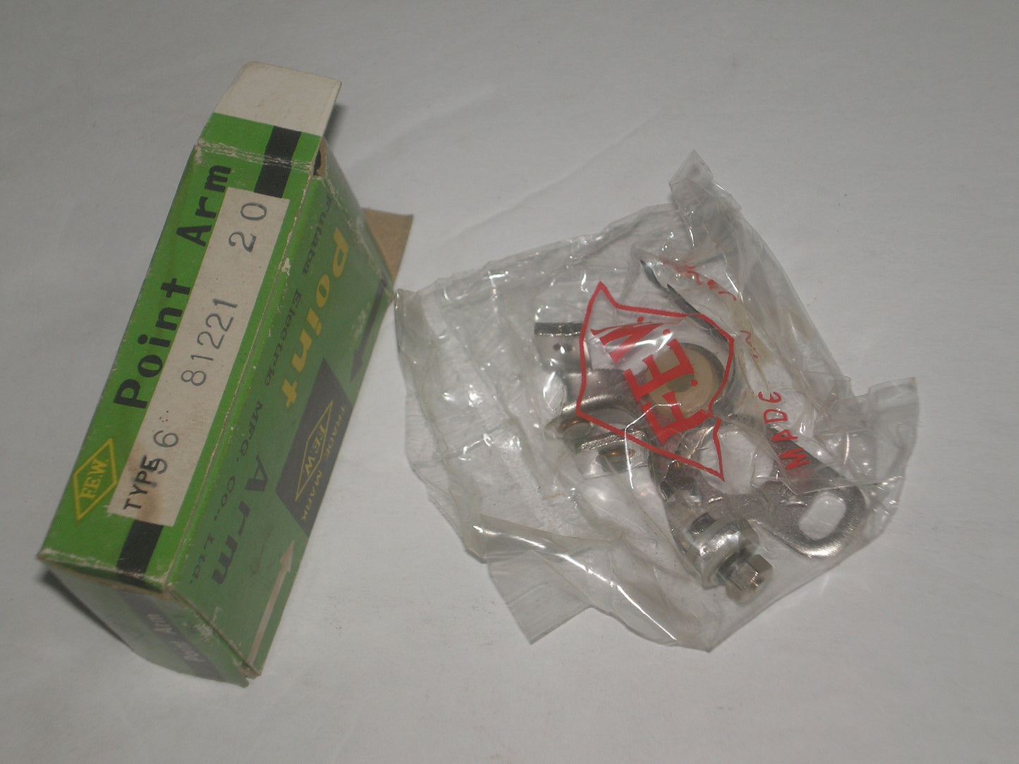 YAMAHA YDS2 YDS3 YM1 Ignition Points Set 156-81221-20 / 156-81221-21