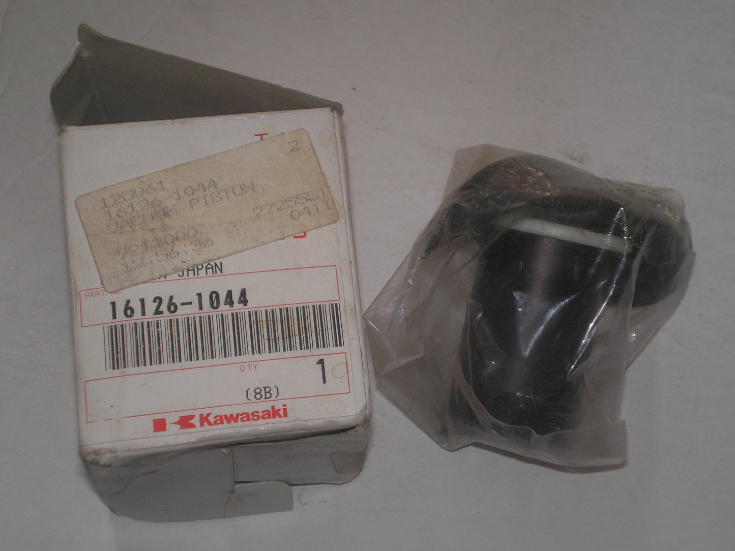 KAWASAKI KZ440 Carburetor Vacuum Valve / Slide 16126-1044