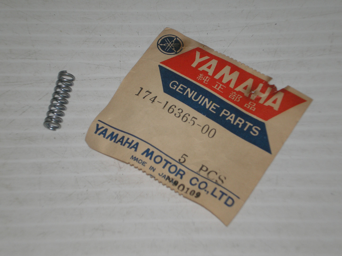 YAMAHA AS2 YAS1 YCS1 YCS1C Spring 174-16365-00 / 90501-08037