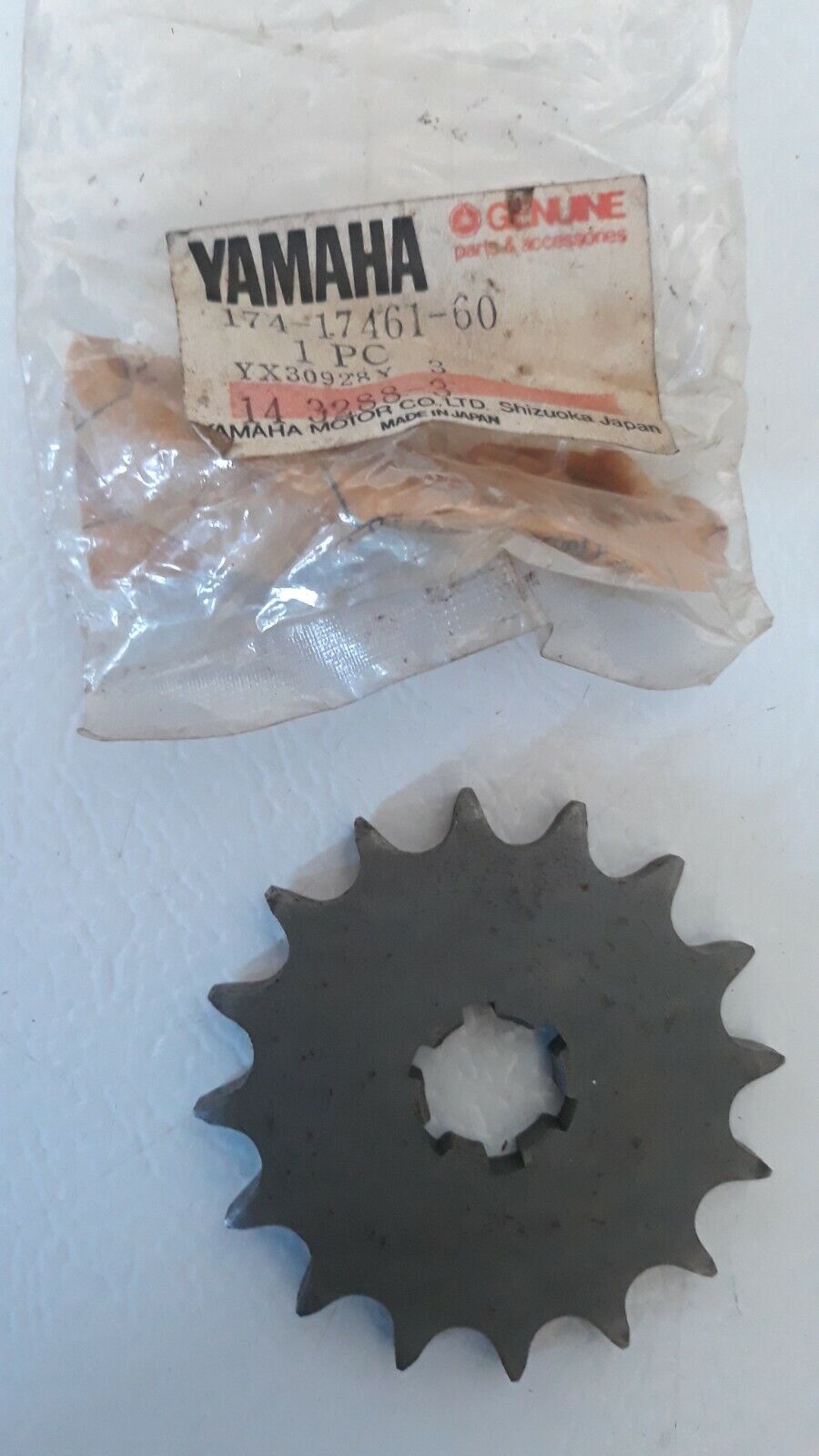 YAMAHA AS AT CS CT DT HT LT MX RD YA YCS YZ Transmission Sprocket 16T 174-17461-60 / 93822-16093