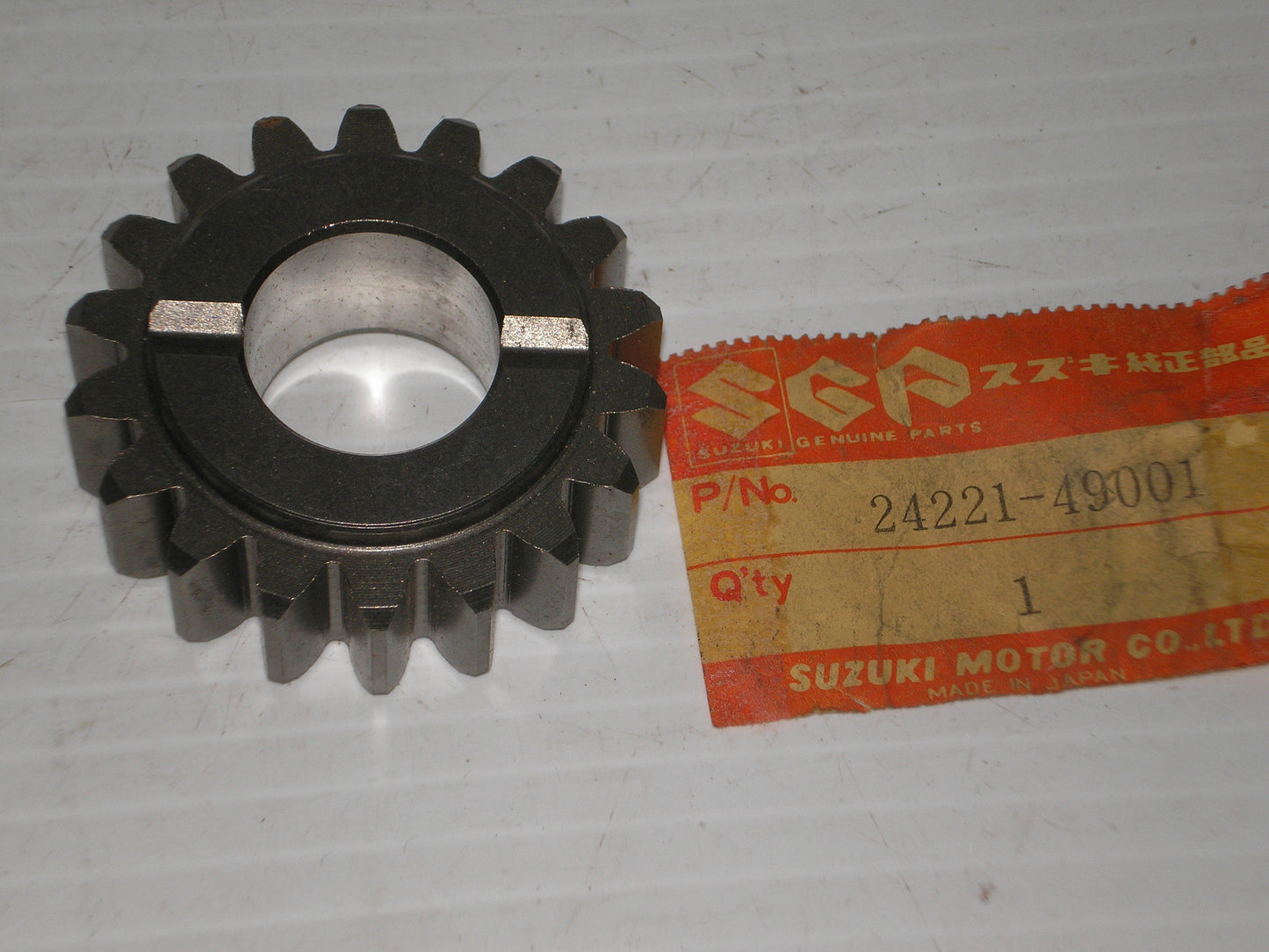 SUZUKI GS750 GS1000 GT550 GT750 RE5 2nd Driven Gear 24221-49001 24221-37000