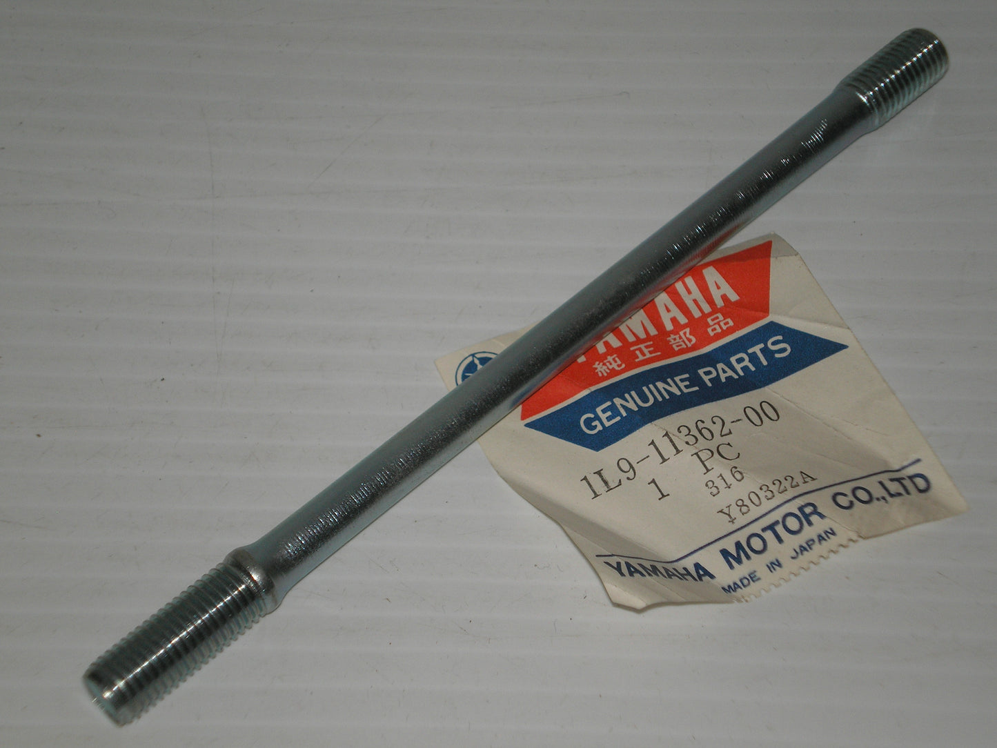 YAMAHA XS360 XS400 Cylinder Holding Stud #2 1L9-11362-00