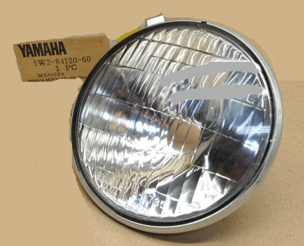 YAMAHA IT125 IT175 IT250 IT400 IT425 MX100 MX175 TT250 6V 25/25W Stanley Headlight Lens 1W2-84120-60 / 3R8-84120-60
