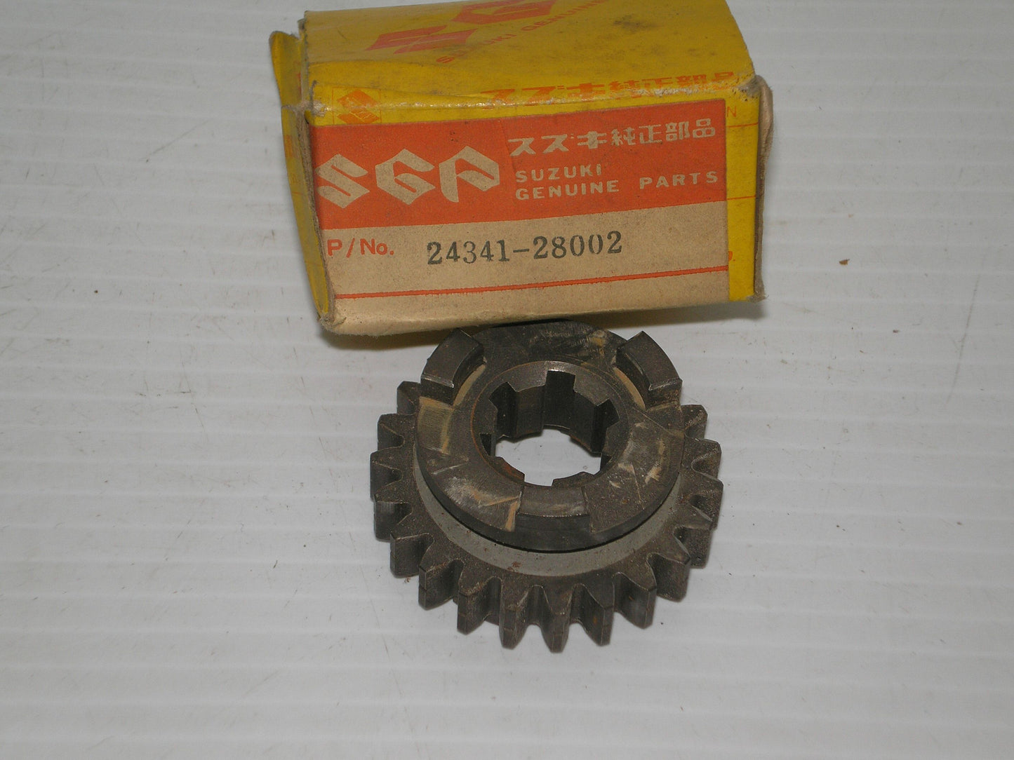 SUZUKI DS185 GT185 RV125 TC185 TS125 TS185 Fourth Driven Gear 24341-28002