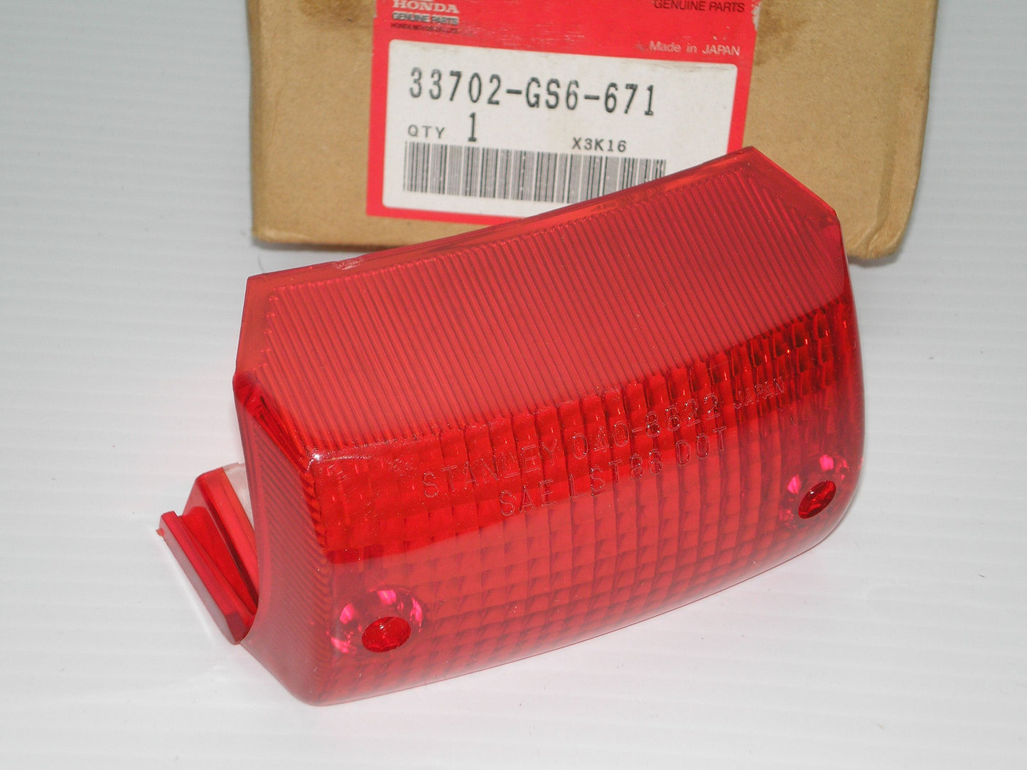 HONDA SB50 Elite Scooter Taillight Lense 33702-GS6-671