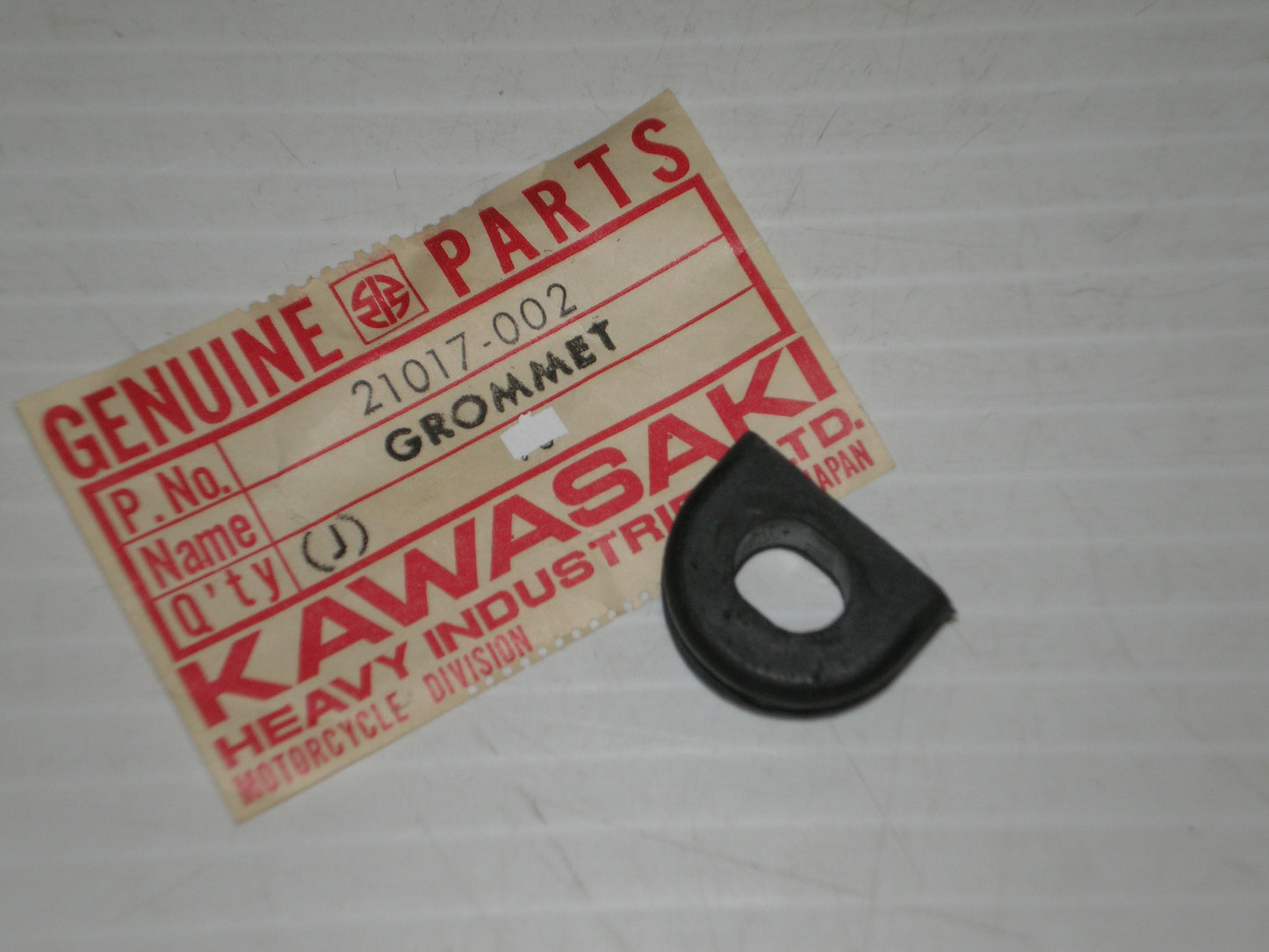 KAWASAKI KD KE KH KM KV 80 100 125 G3SS J1 MC1 D1 G3TR G4TR G5 C2 F11 Wiring Harness Grommet 21017-002