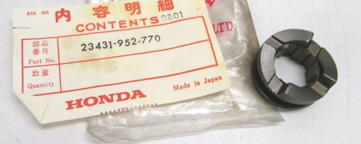 HONDA HR21 Driven Clutch Driveshaft Pinion Gear 23431-952-770