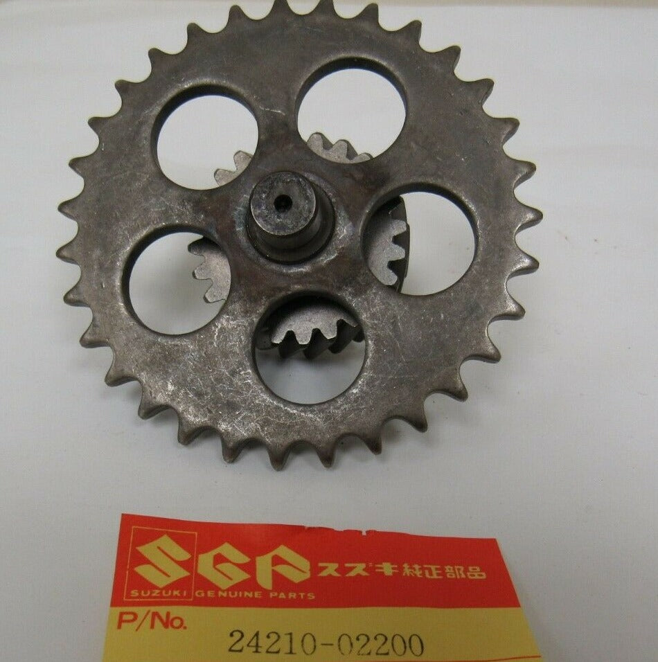 SUZUKI FA50 Shuttle Scooter Final Drive Gear 24210-02201 / 24210-02200