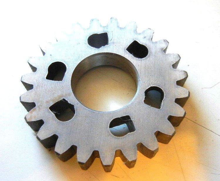 SUZUKI DS250 TS250 TM250 Third Driven Gear 24331-30100