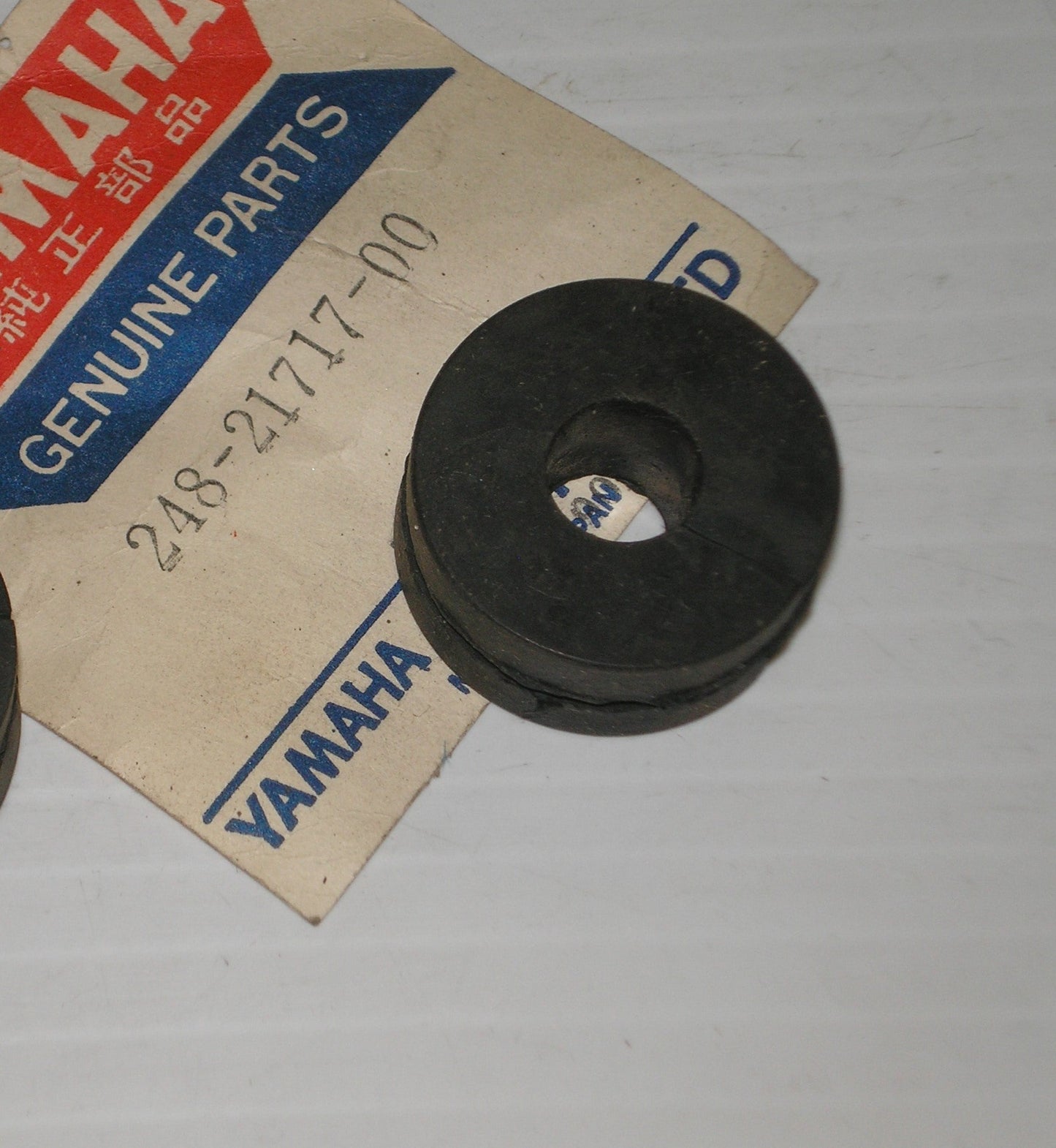 YAMAHA AT1 AT2 AT3 ATMX CT1 CS5 DT125 RD200 Battery Box Rubber Damper 248-21717-00