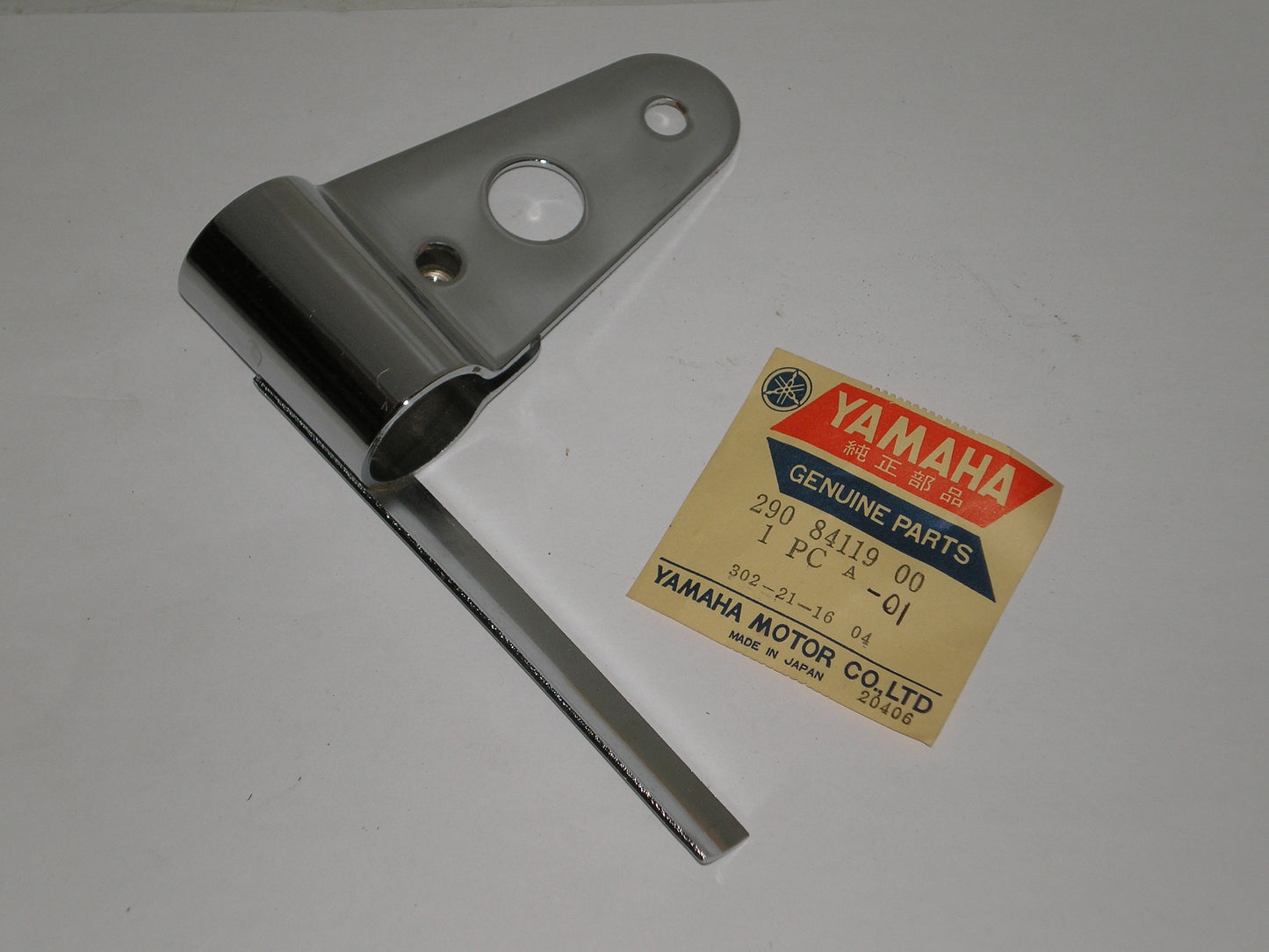 YAMAHA JT1 JT2 JT2MX R/H Headlight Stay 290-84119-00