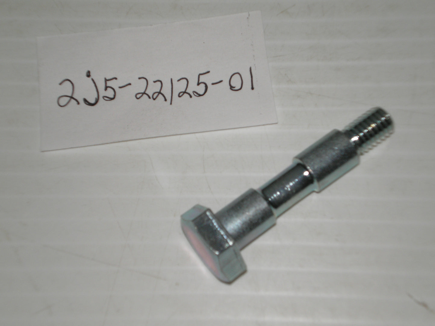 YAMAHA YZ80 1978-1980 Factory Bolt 2J5-22125-00 / 2J5-22125-01