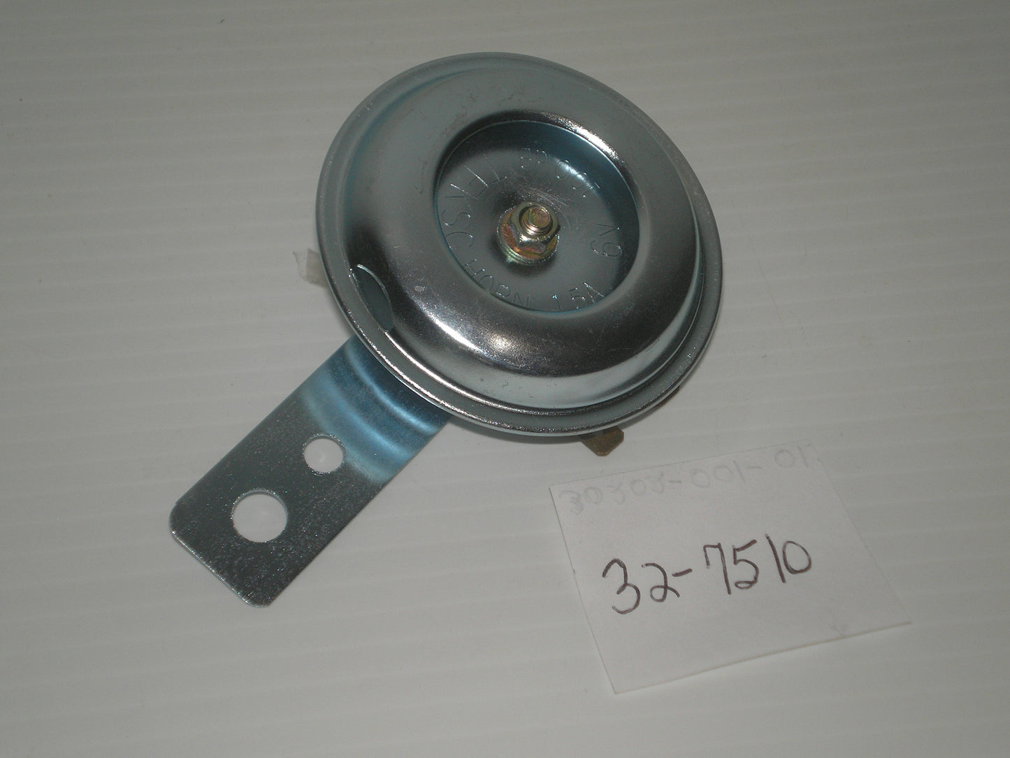 Honda Yamaha Kawasaki Suzuki Triumph Norton BSA 2 3/4 inches 6V Universal Horn (7510)