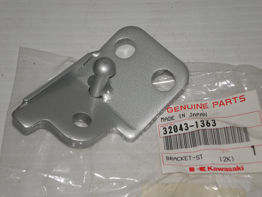 KAWASAKI KDX200 KDX220 KDX250 Side Stand Mounting Bracket 32043-1363