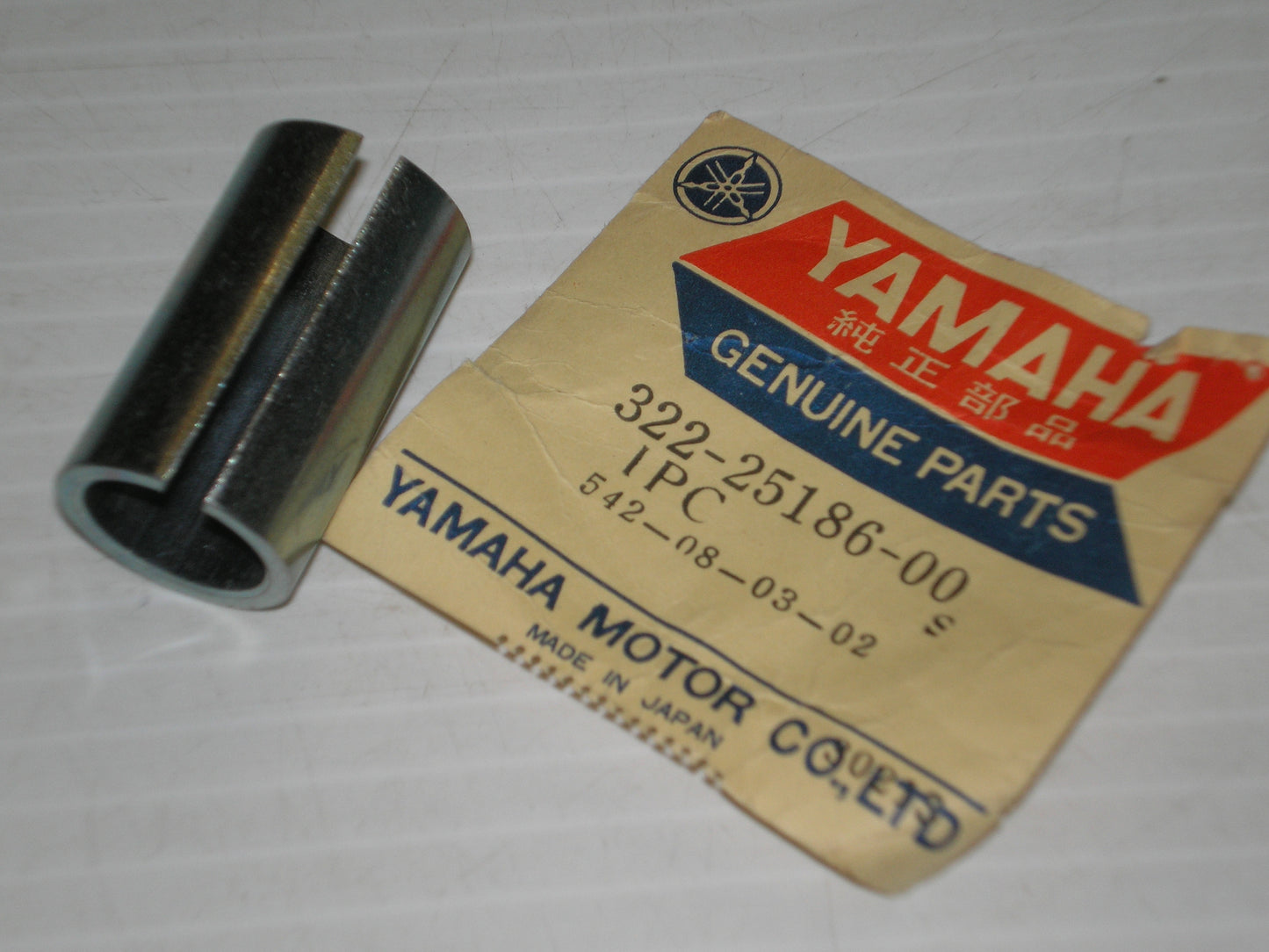 YAMAHA DT2 MX125 MX250 MX360 RT2 SC500 YZ100 YZ125 Y175 Front Wheel Axle Collar 322-25186-00 / 90387-15116