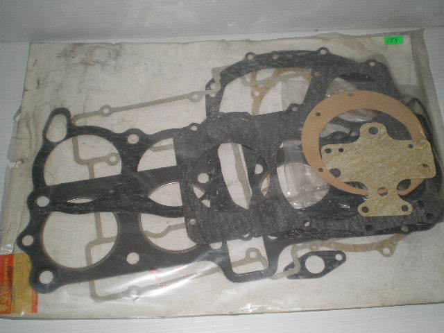 SUZUKI GS1000  Complete Factory Engine Gasket Set 11402-49830 / 11402-49833 / 11400-49850 / 11400-49859