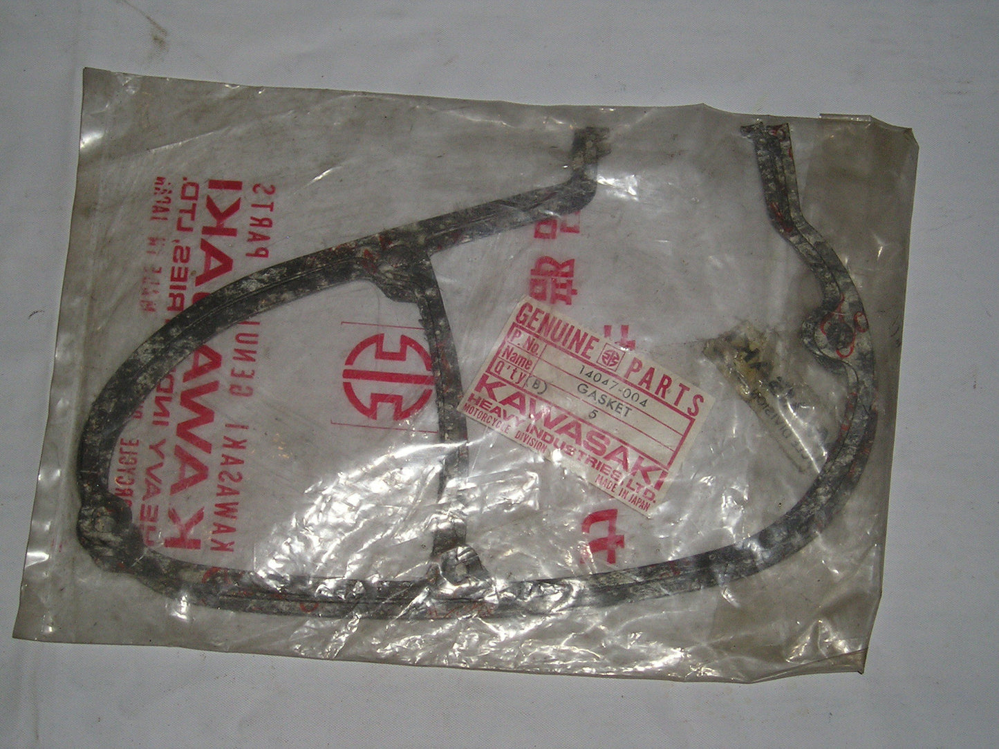 KAWASAKI A1 A7 R/H Carburetor Cover Gasket 14047-004