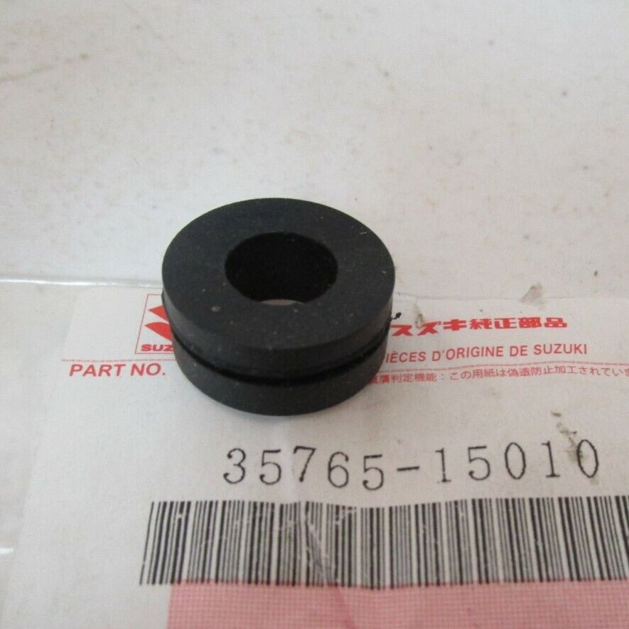 SUZUKI A100 AC100 AS50 GS550 GT RE5 RV TC TS T250 T305 T350 T500 Cushion 35765-15010