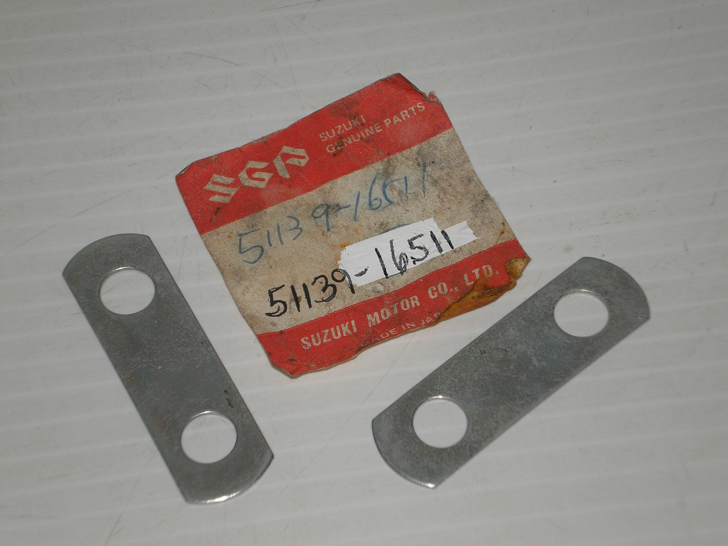 SUZUKI TM250 TM400 TS250 TS400 Front Axle Retaining Cap Lock Washers 51139-16511