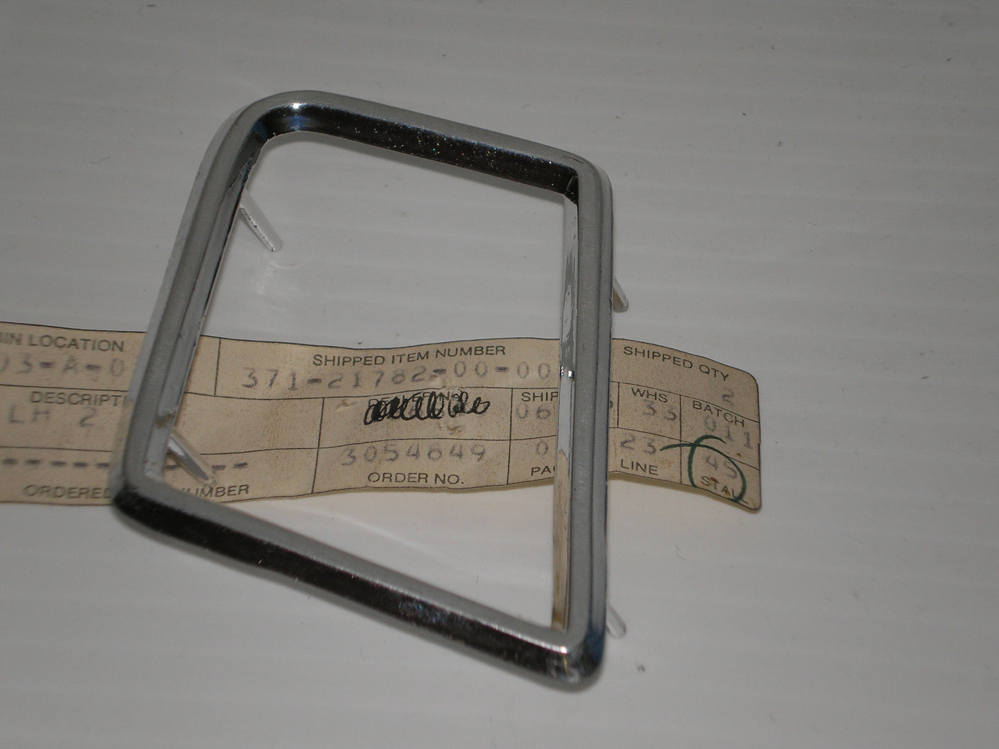 YAMAHA TX500 XS500 L/H Side Cover Mould #2 371-21782-00