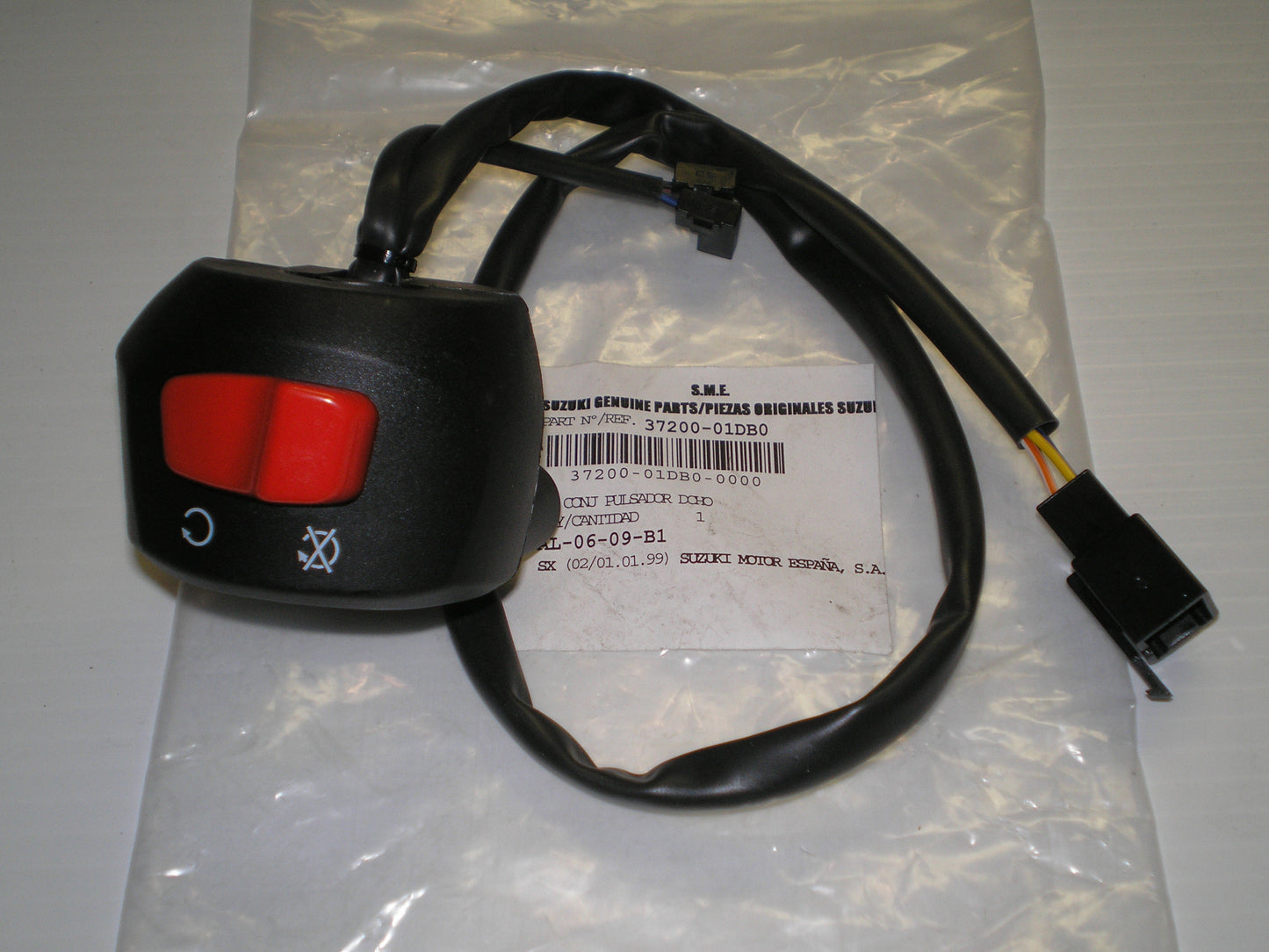 SUZUKI GS500 R/H Handlebar Switch Assembly 37200-01DB0