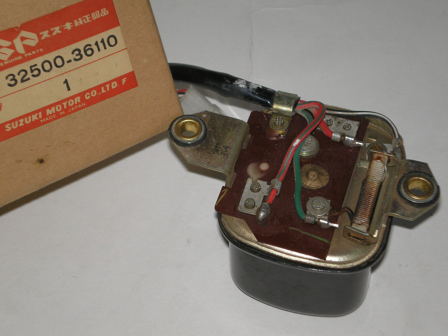 SUZUKI GT185 TC185 1973-1977 Regulator Assembly 32500-36110