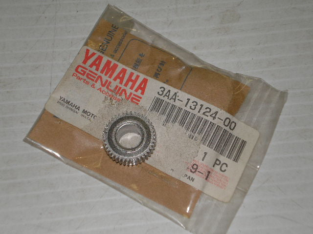 YAMAHA CW50 CY50 SH50 YJ50 YW50 Engine Oil Pump Worm Gear 3AA-13124-00